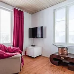 Light-filled Near Old Town & - Free Parking - Close To Port Talin