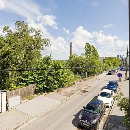 Light-filled Near Old Town & - Free Parking - Close To Port