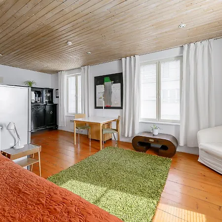 Light-filled Near Old Town & - Free Parking - Close To Port 아파트